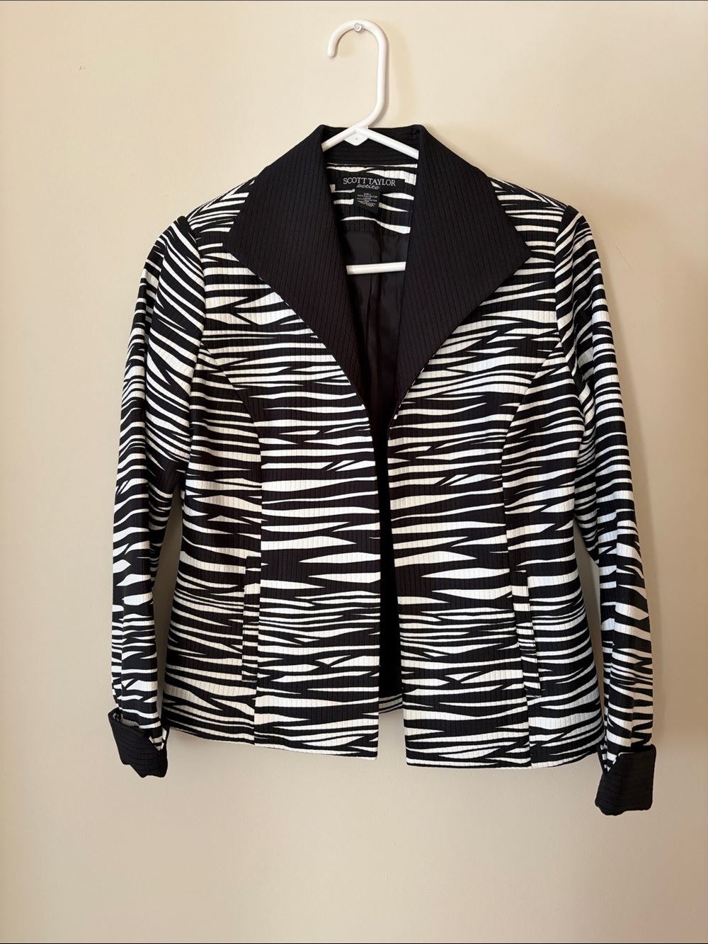 Scott Taylor Black & White Zebra-Print Women's Blazer